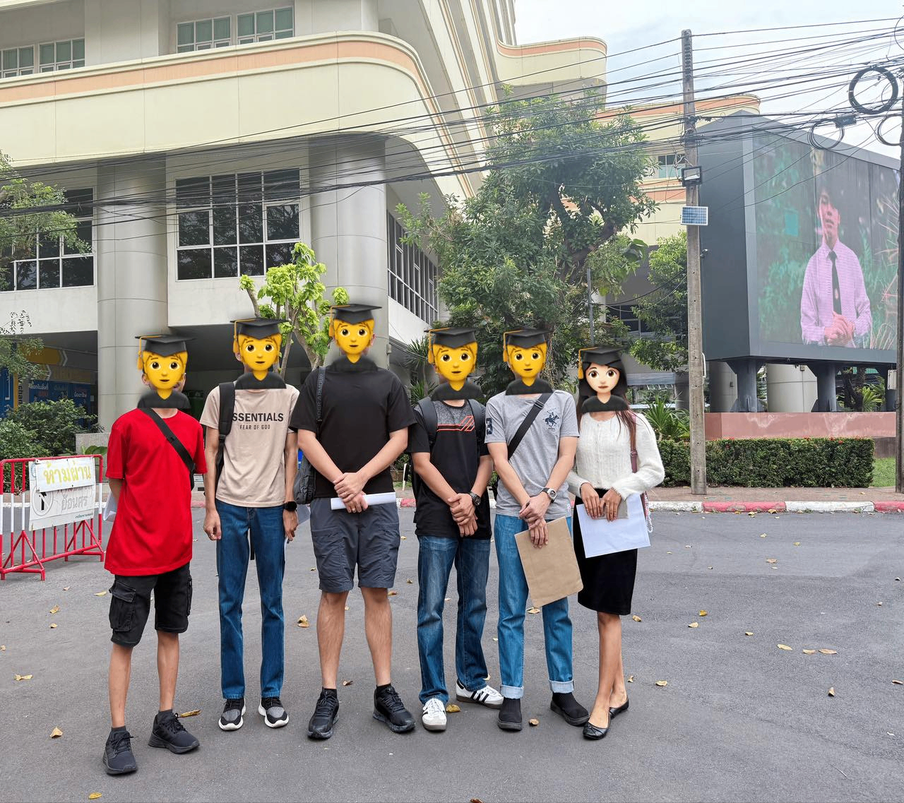 ထိုင်းနိုင်ငံမှာ 4 Years Bachelor ဘွဲ့ ကို ကျောင်းလခ ဘတ် တစ်သောင်းဝန်းကျင် ဖြင့် တက်ရောက်နိုင်ပါပြီ